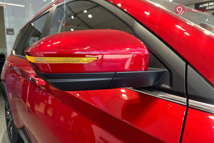 MG Hector Plus ORVM Blinker