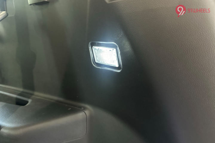MG Hector Plus Boot Light
