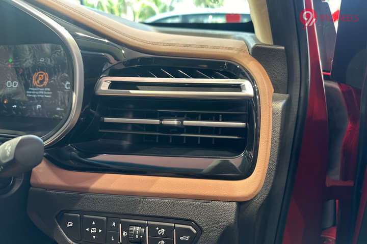 MG Hector Plus Right Side Air Vents