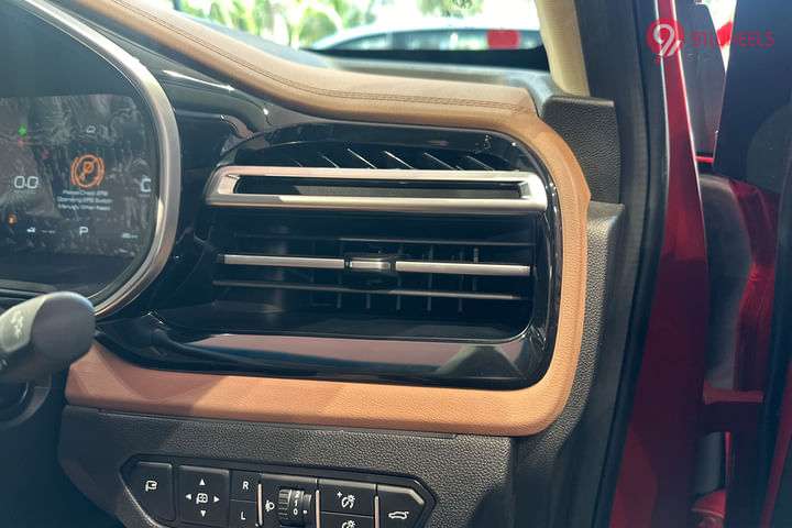 MG Hector Plus Right Side Air Vents