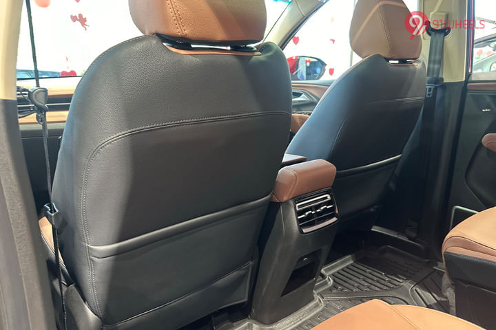 MG Hector Plus Front Seat Back Pockets