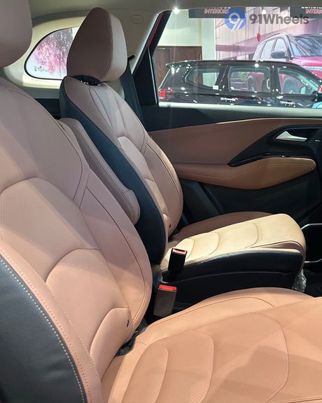 Hector Plus 2023-2025 Rear Seats