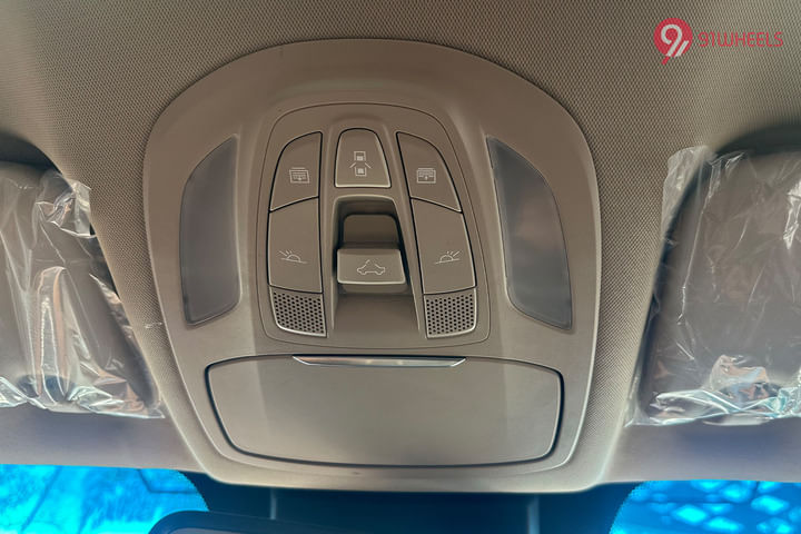 MG Hector Plus Roof Mounted Controls/Sunroof & Cabin Light Controls