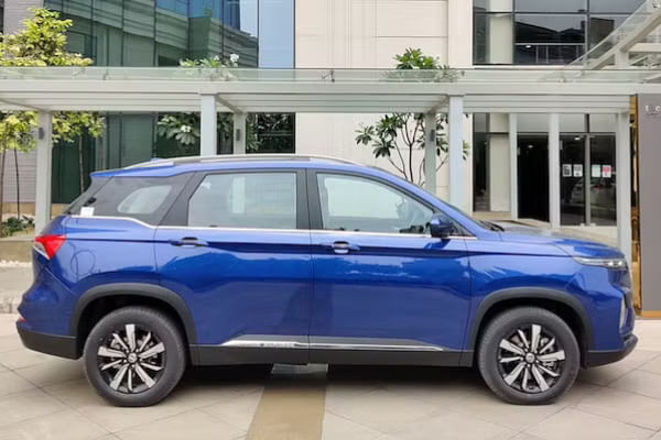MG Hector Plus 2020-2023 Side Profile