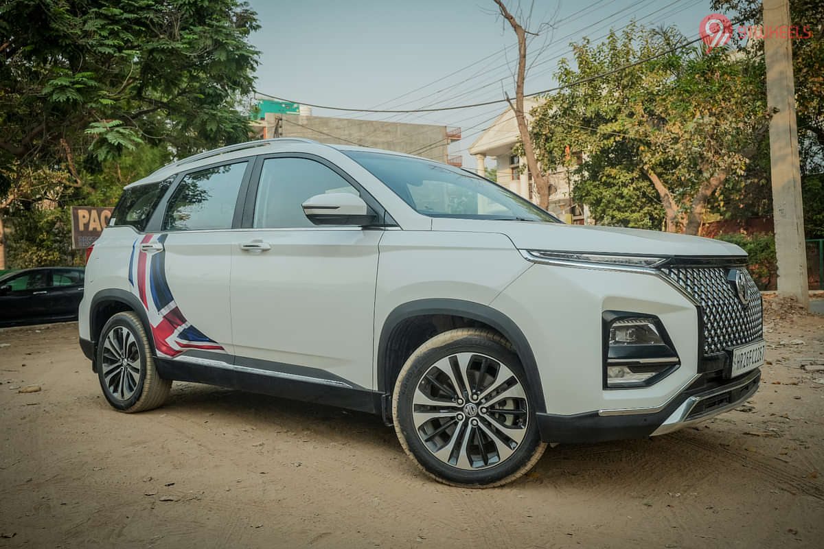 MG Hector Plus Right Front Three Quarter