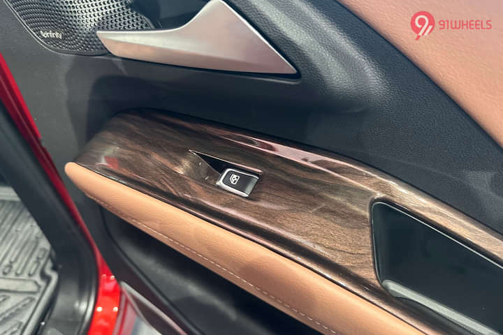 MG Hector Plus Rear Door Switches