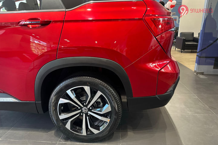 MG Hector Plus Rear Fender