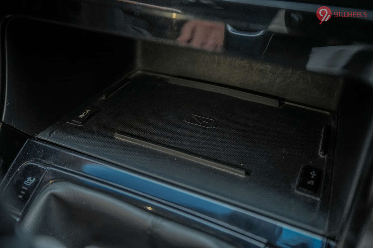 MG Hector Plus USB Port/Power Socket/Wireless Charging