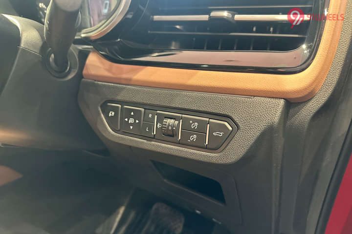 MG Hector Plus Dashboard Switches