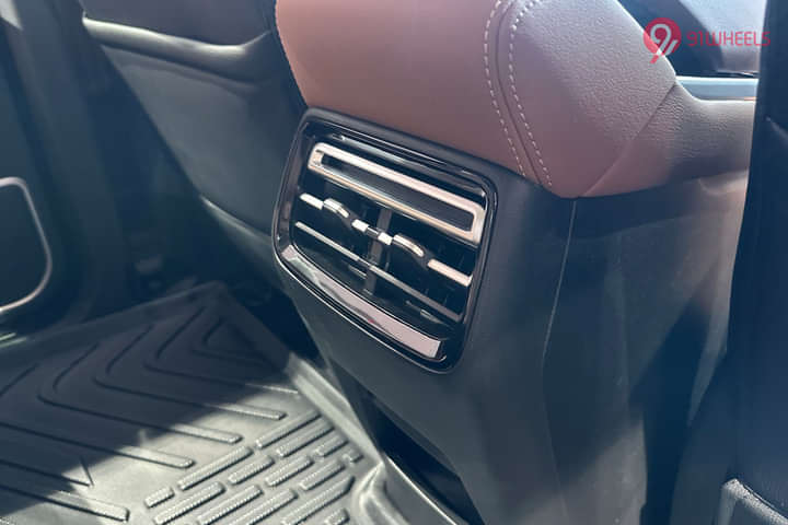 MG Hector Plus Rear Row Air Vent