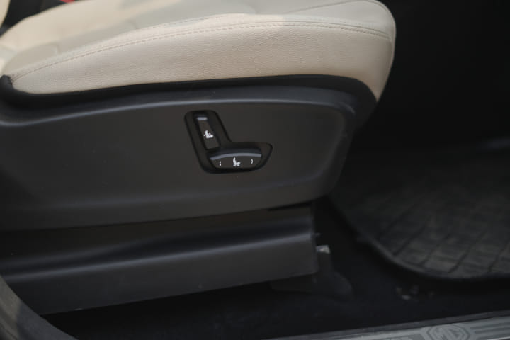 MG Hector 2023-2025 Seat Adjustment for Driver
