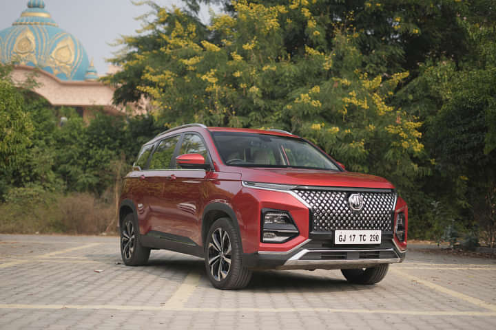 MG Hector Right Front Three Quarter