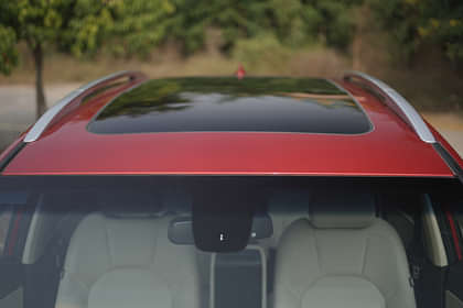 MG Hector 1.5 L Turbo Petrol Sharp Pro CVT Car Roof