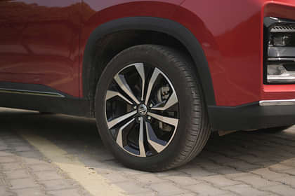 MG Hector 1.5 L Turbo Petrol Select Pro CVT Wheel