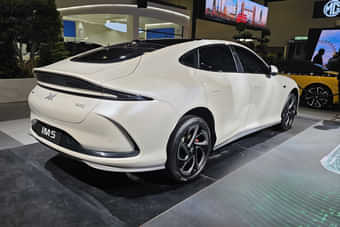 MG IM5 Right Rear Three Quarter