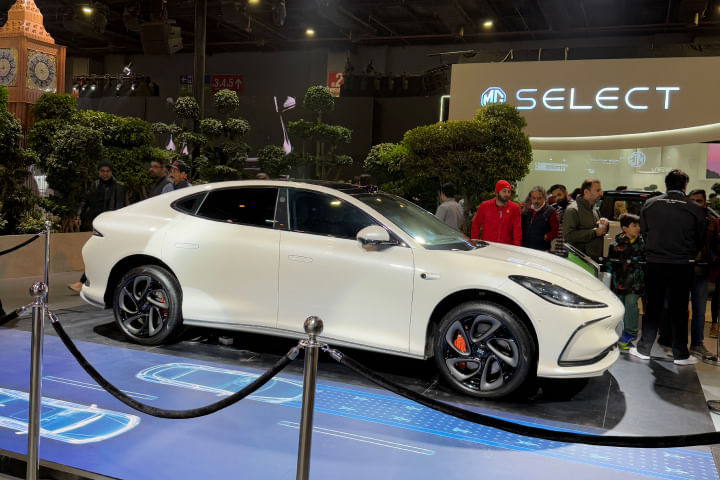 MG IM6 Right Side View