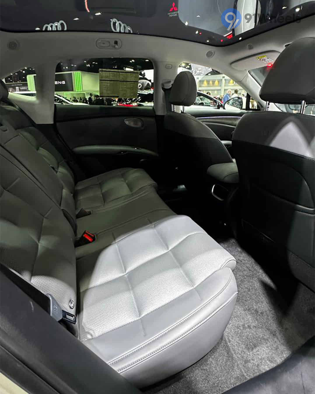 Rear Seats Rear Seats