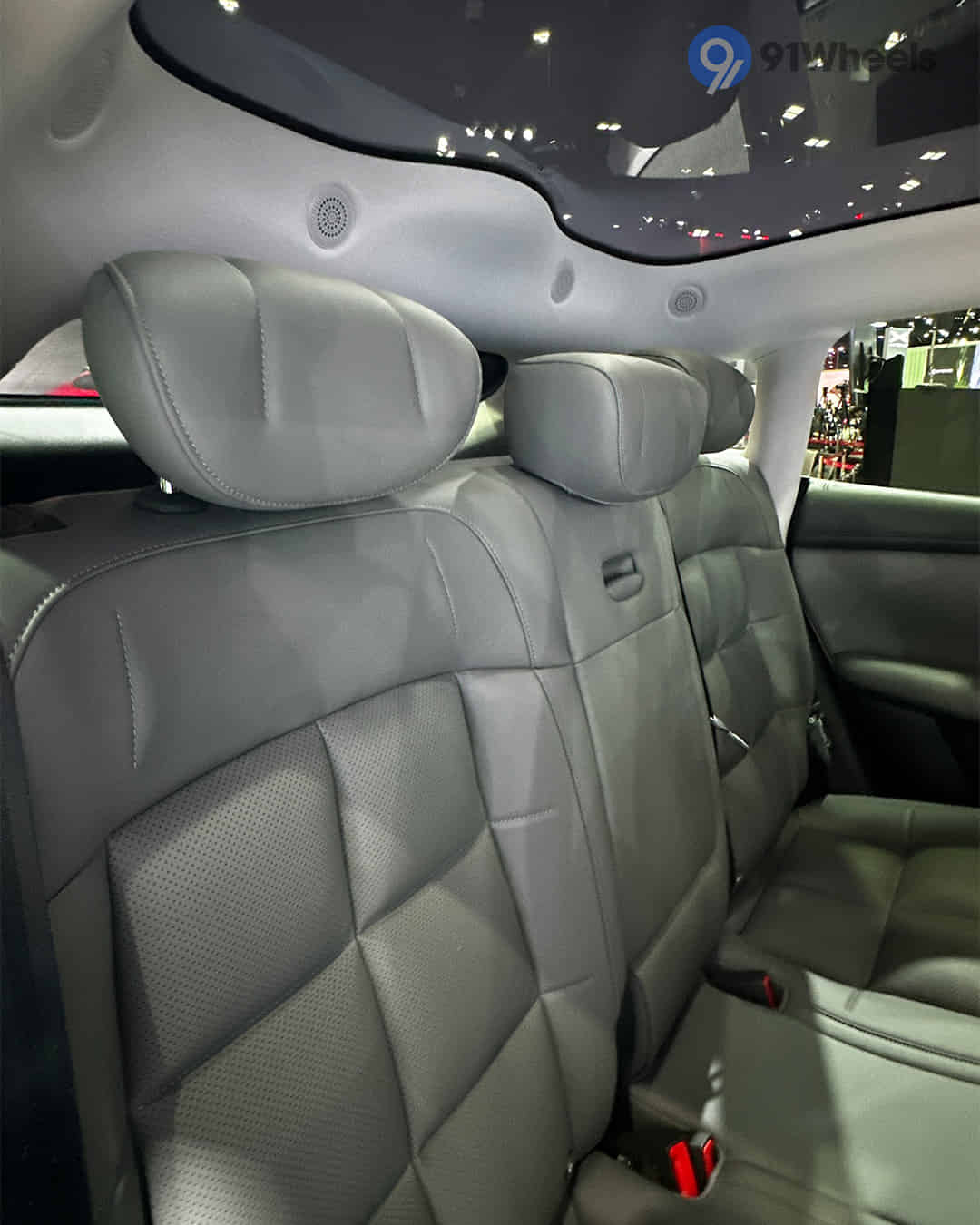 Rear Headrests Rear Headrests