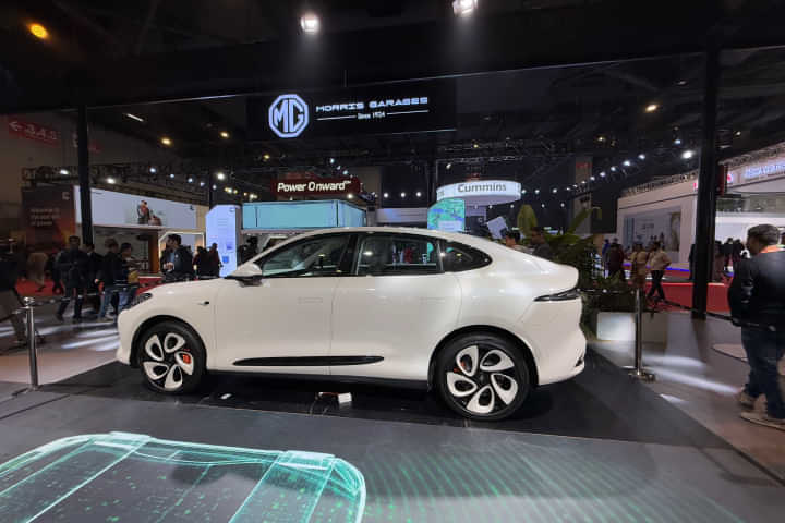 MG IM6 Left Side View