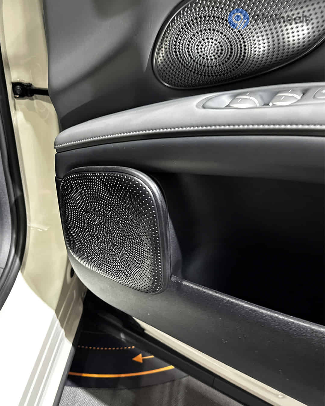 Front Speakers Front Speakers