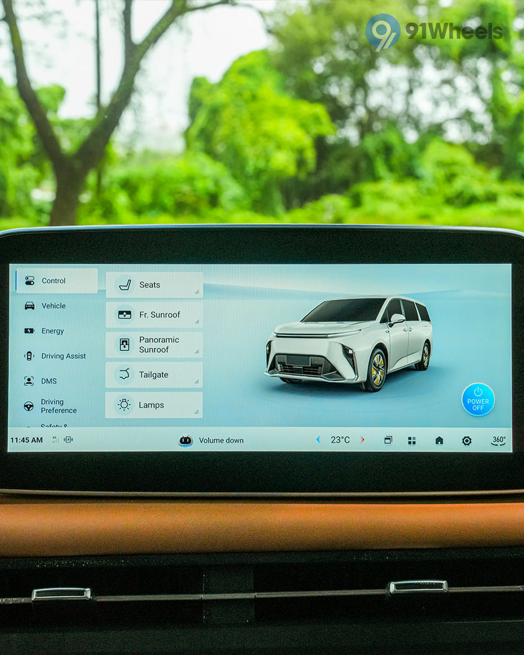 MG M9 Infotainment Display