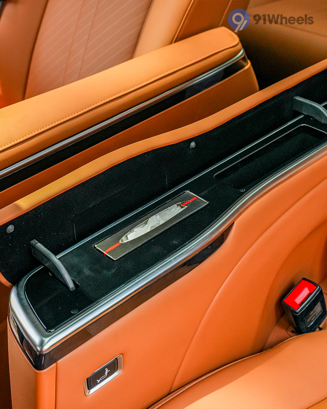 MG M9 Rear Centre Arm Rest