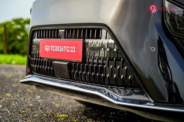 MG M9 Grille