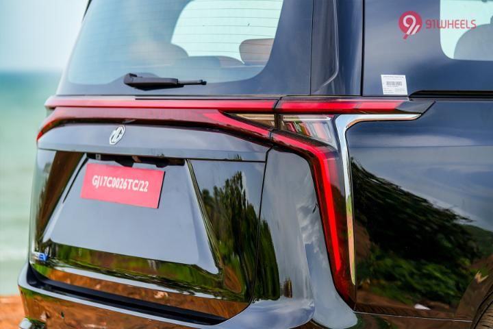 MG M9 Rear Signal/Blinker Light