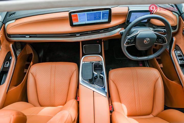 MG M9 Dashboard