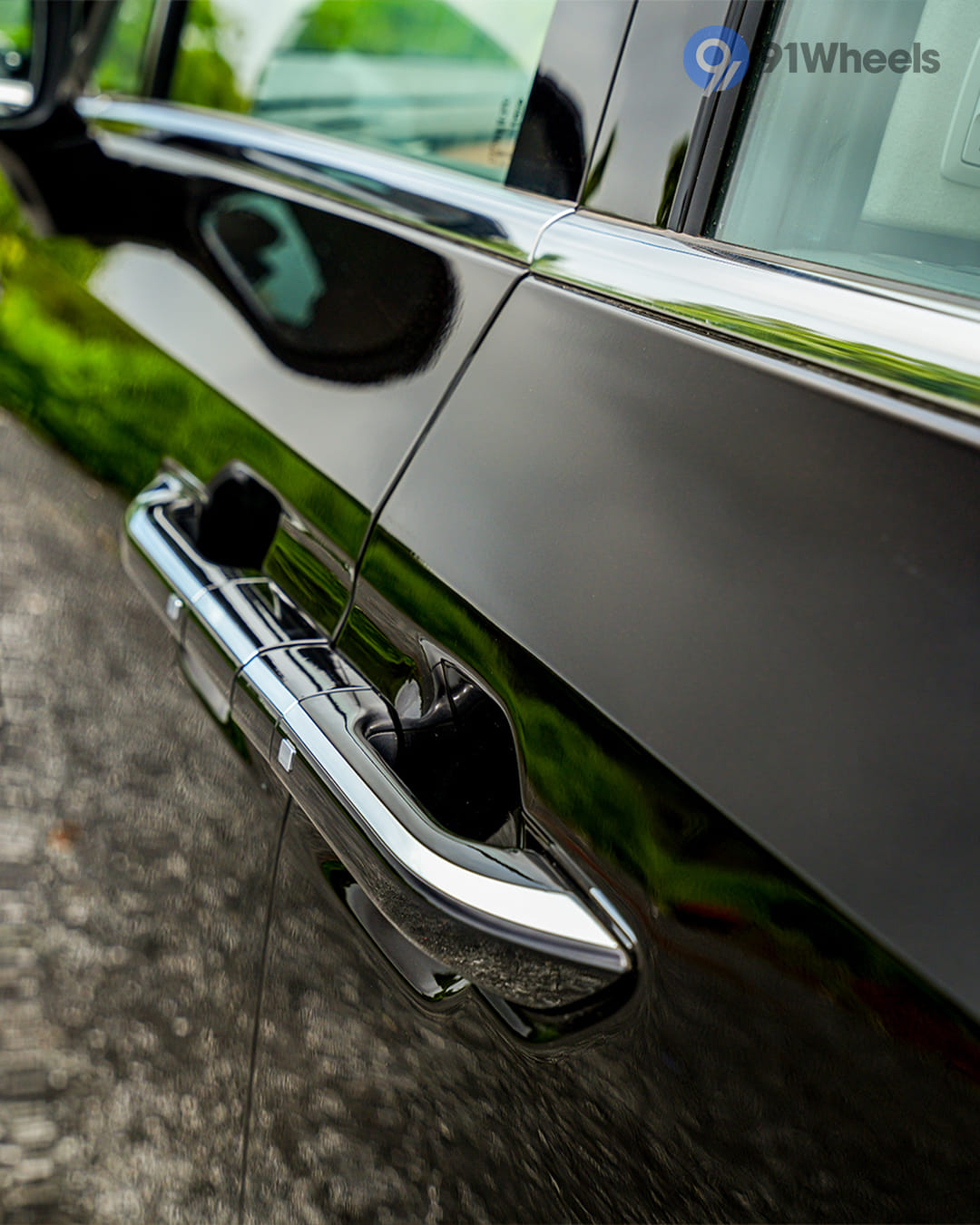 MG M9 Rear Door Handle