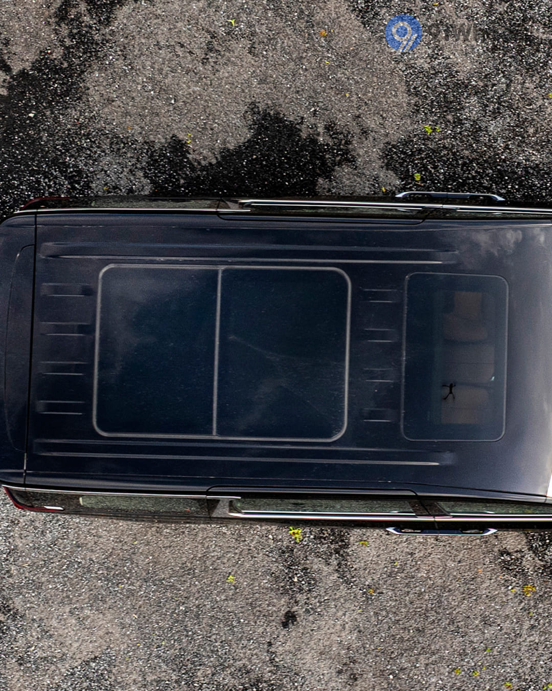 MG M9 Car Roof