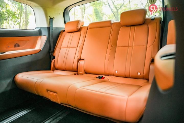 MG M9 Third Row Seats
