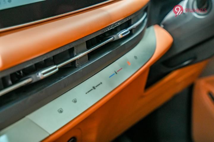 MG M9 Front Centre Air Vents
