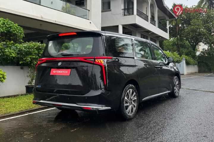 MG M9 Right Rear Three Quarter