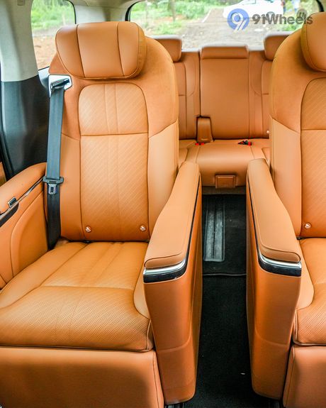 M9 Rear Seats