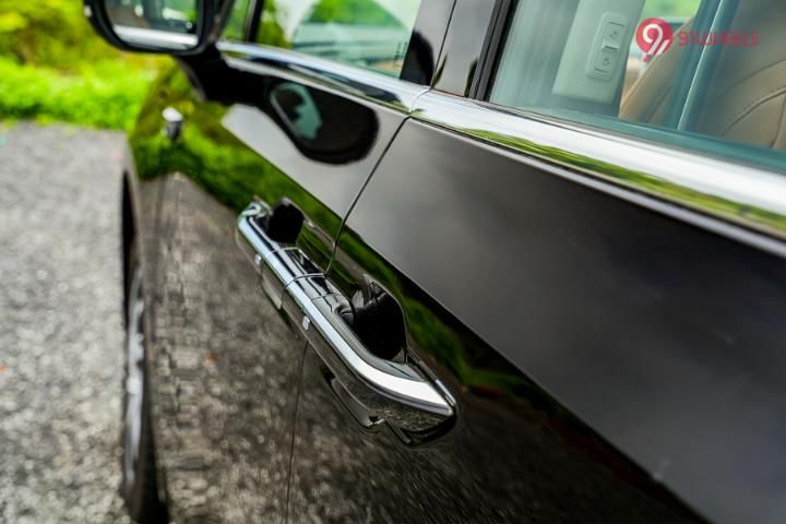 MG M9 Rear Door Handle