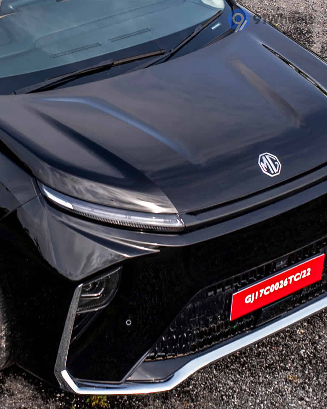 Closed Hood / Bonnet