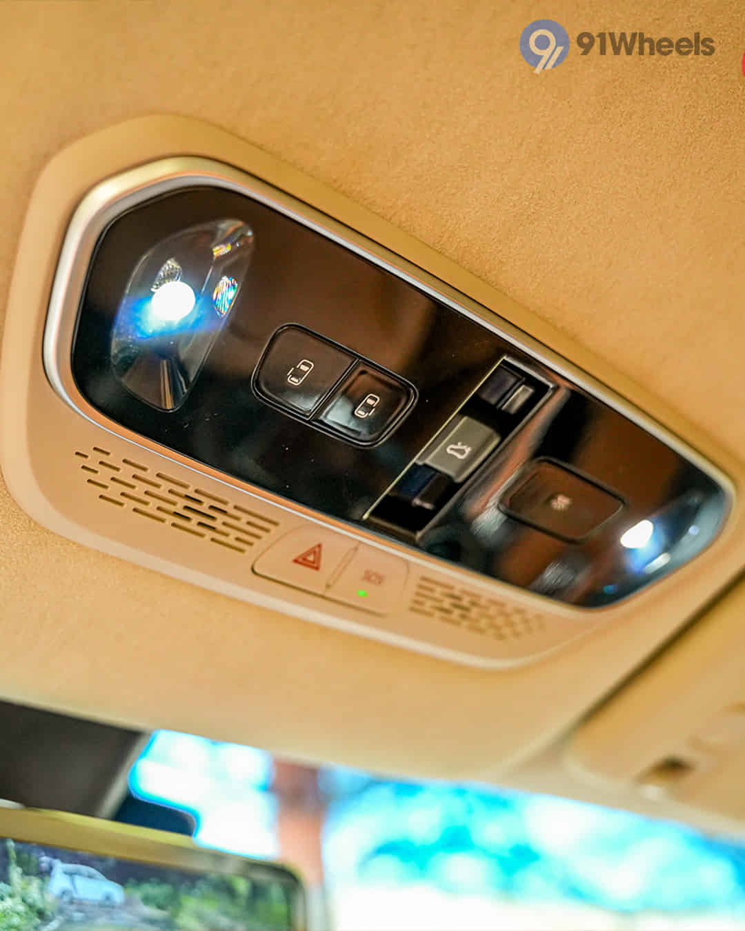 Roof Mounted Controls / Sunroof & Cabin Light Controls