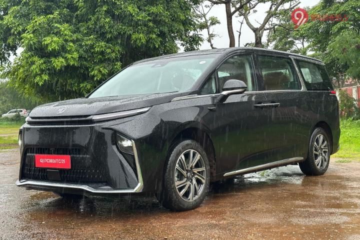 MG M9 Left Front Three Quarter