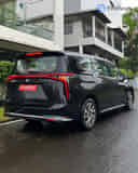 Right Rear Three Quarter