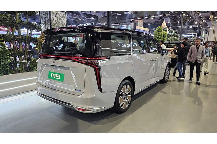 Right Rear Three Quarter