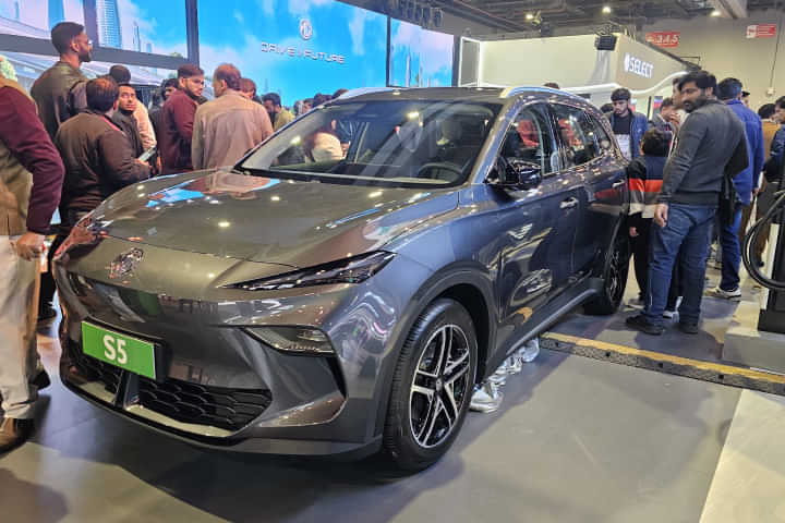 MG S5 Left Front Three Quarter MG S5 Left Front Three Quarter