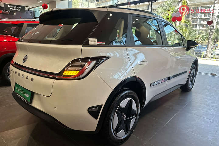 MG Windsor EV Right Rear Three Quarter