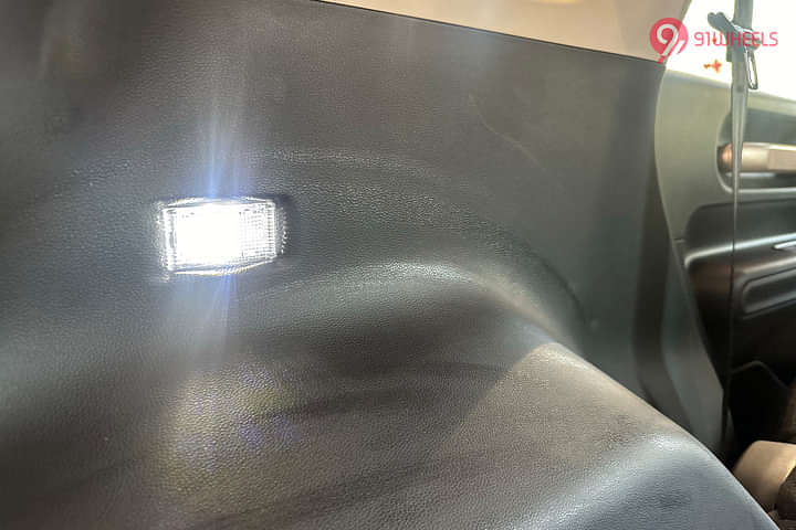 MG Windsor EV Boot Light