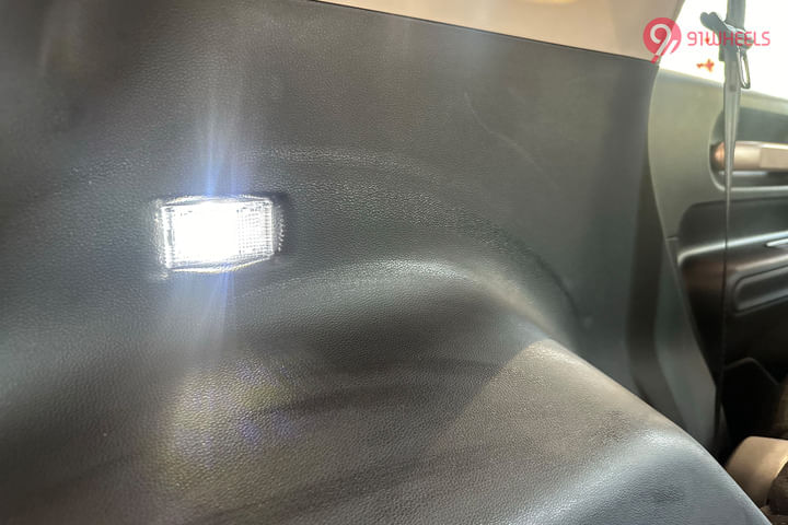 MG Windsor EV Boot Light