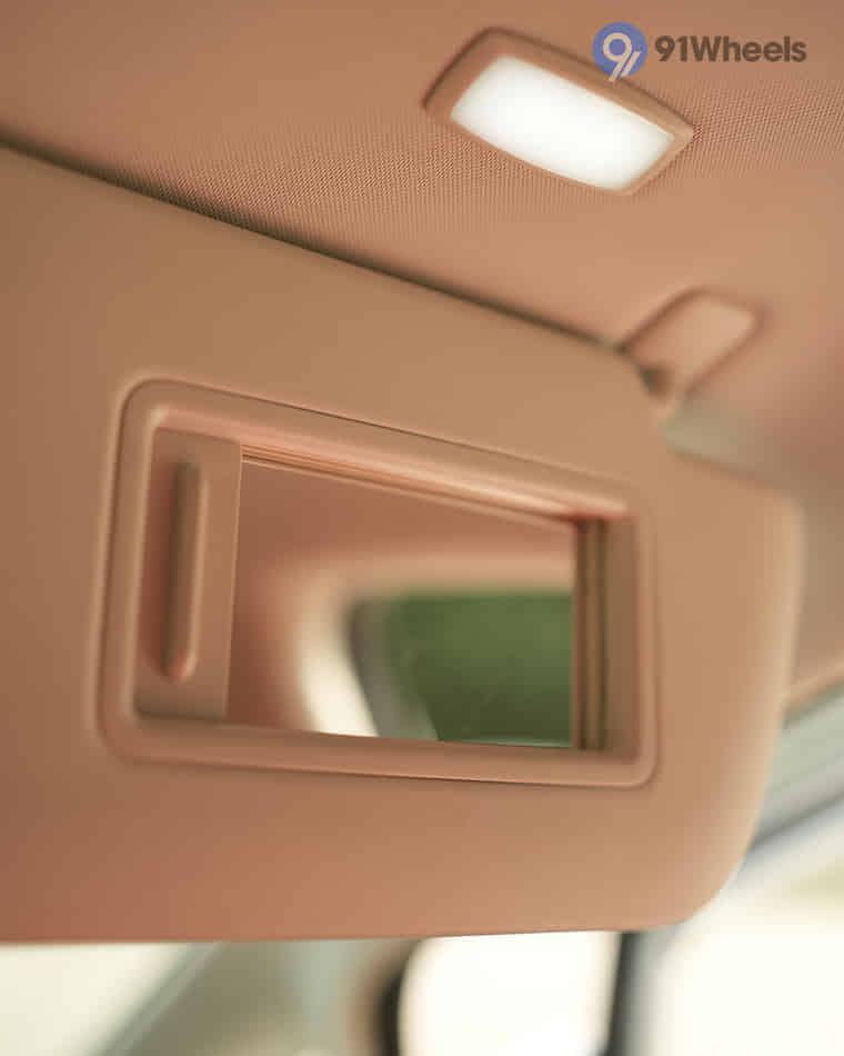 Dashboard & Front Cabin - 11