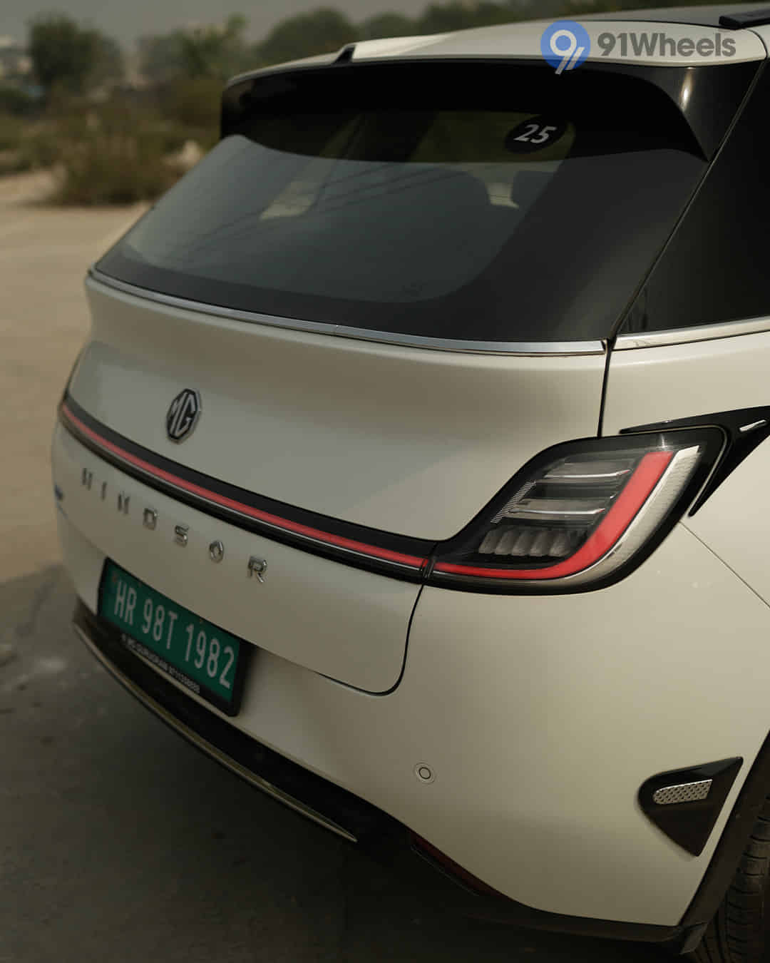 Rear Windshield / Windscreen