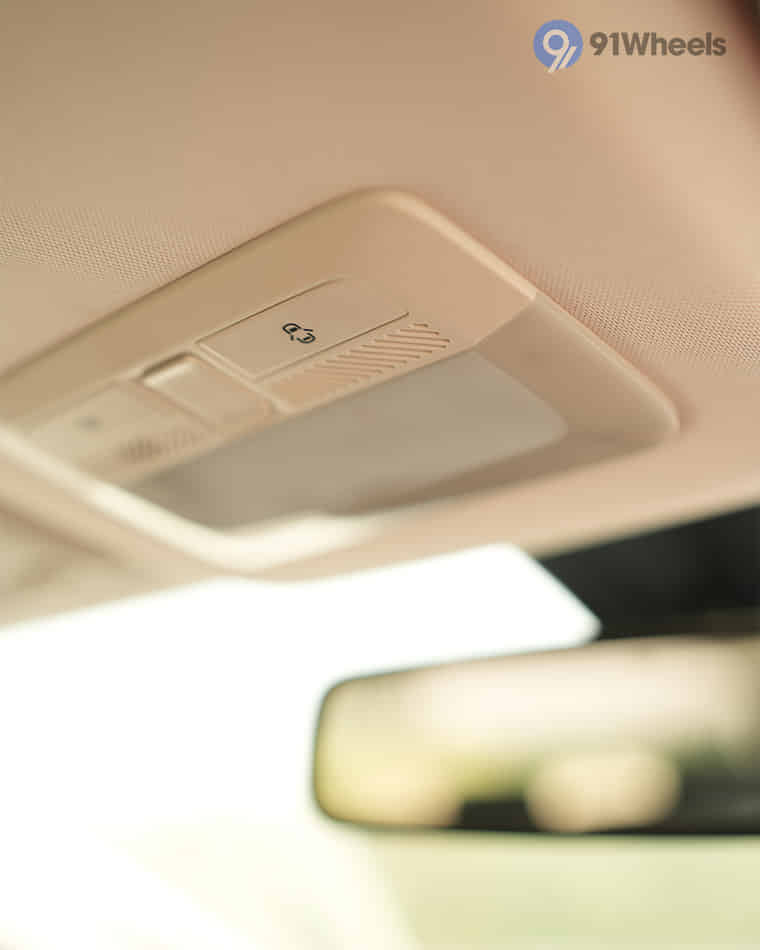 Infotainment & Charging - 5