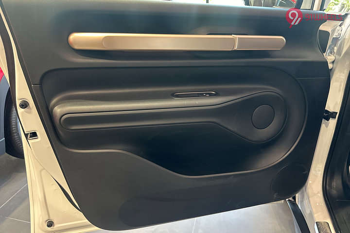MG Windsor EV Front Passenger Side Door Pad