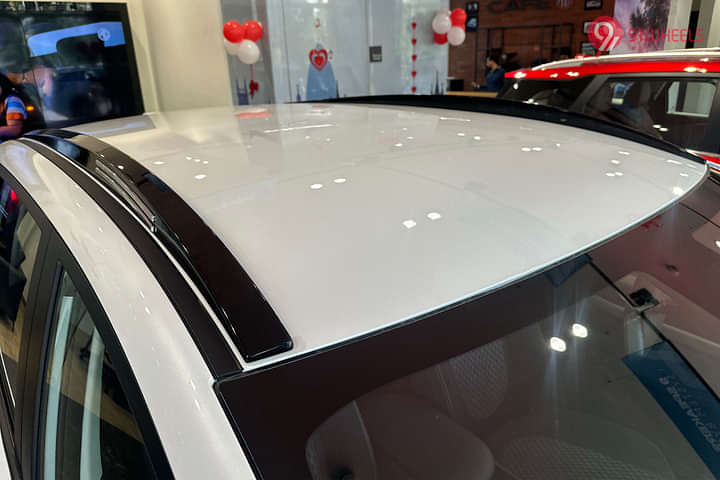 MG Windsor EV Car Roof
